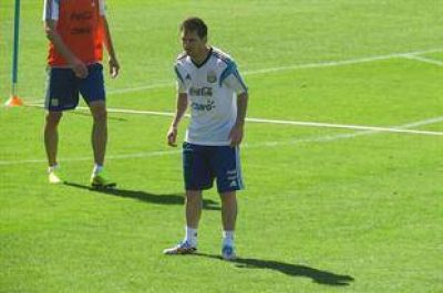 La Argentina practic� a puertas cerradas y Alejandro Sabella recuper� a dos titulares