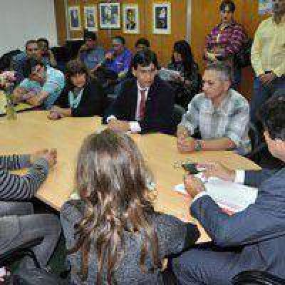 El Bloque Justicialista acord� con UPCP devolverles los descuentos por paro
