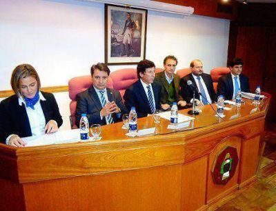 Posse y Katopodis disertaron acerca del Bullying en General San Mart�n