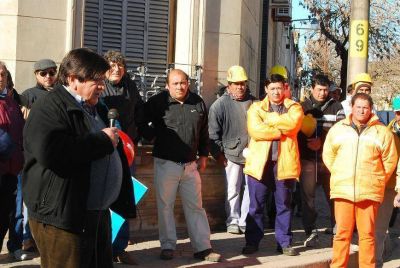UOCRA: movilizaci�n en apoyo a Jos� Tofol�n