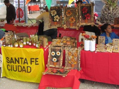 El Banco Solidario entrega microcr�ditos a emprendedores locales