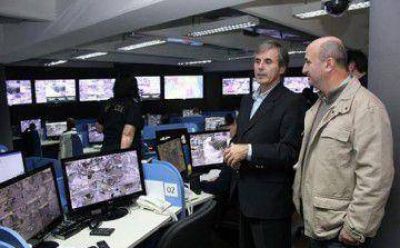 Russo visit� el Centro de Monitoreo de San Isidro