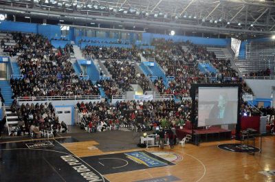 El alcohol y las drogas �un flagelo en colegios de muchos barrios�