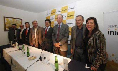 Macri sum� a empresarios, pero no a referentes del G-6