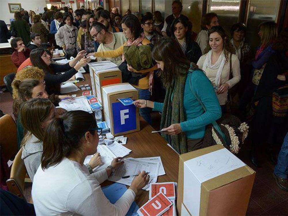 UNCuyo vivi� una jornada hist�rica donde los graduados fueron la sorpresa por su participaci�n