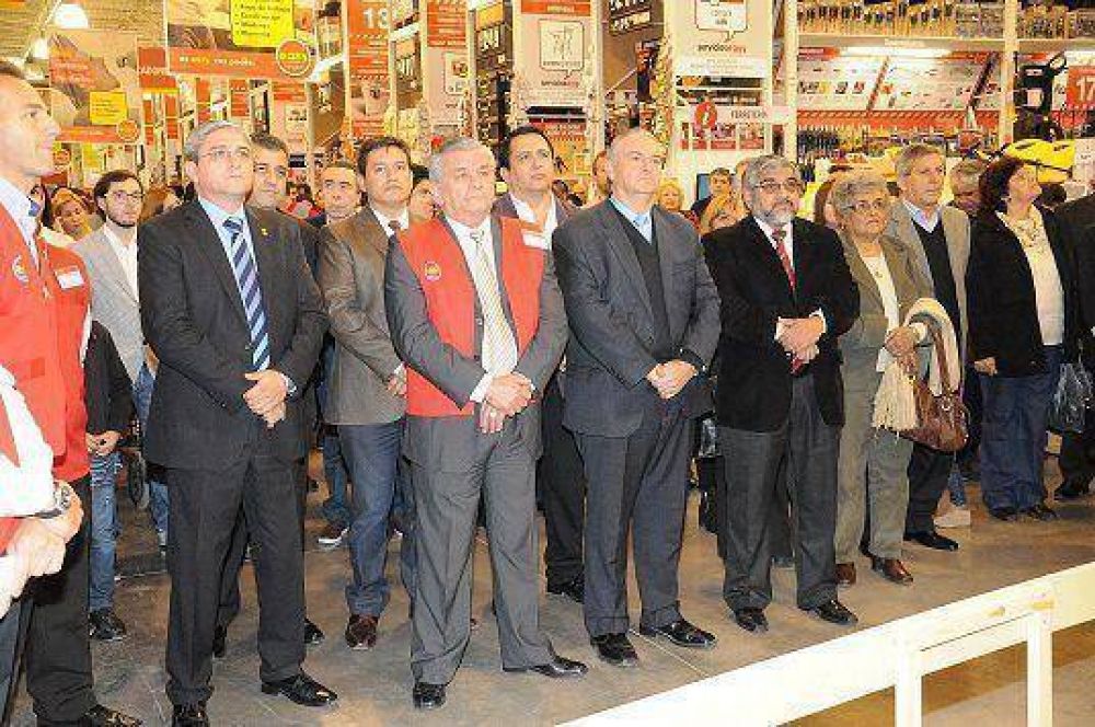 El Intendente Infante particip� de la apertura de una sucucursal de Easy en la ciudad Capital