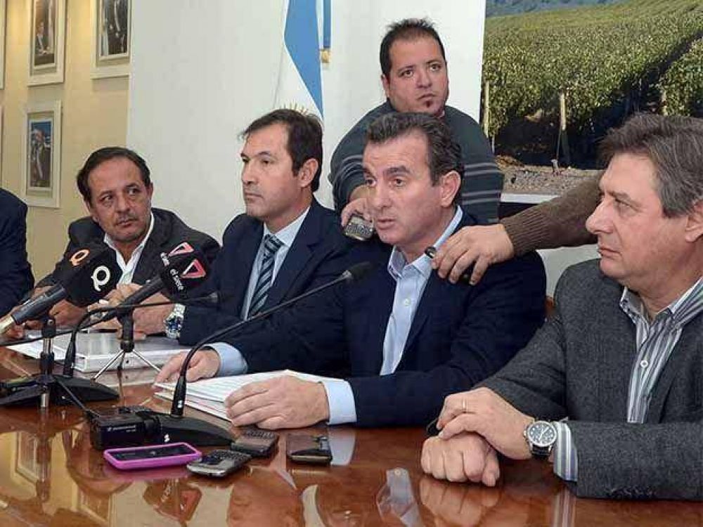 P�rez asegur� que la nueva ley petrolera mejorar� las regal�as y respetar� las autonom�as provinciales