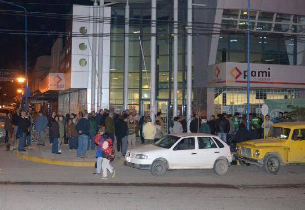 Jubilados y trabajadores volvieron a 