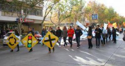 Hasta la muerte march� a favor de la seguridad vial