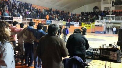 Los municipales lograron un aumento del 46% y levantaron el paro
