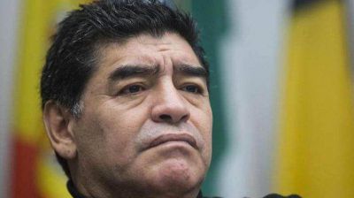 Maradona desminti� haber golpeado a Oliva: 