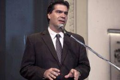 Fuerte rechazo a Scioli y otros pol�ticos junto a Magnetto en un foro organizado por Clar�n