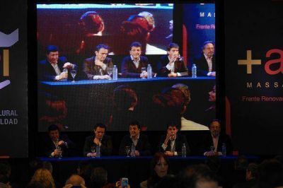 Massa present� el Encuentro Plural por la Igualdad en Villa Martelli