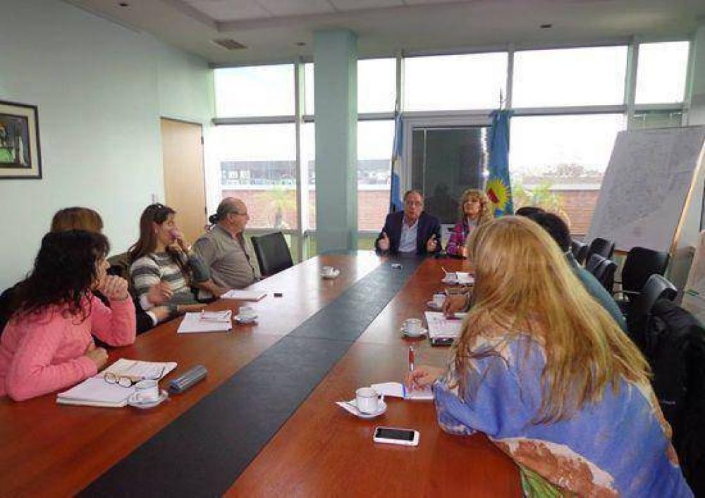 Alberto Descalzo recibi� al Frente Gremial Docente en Ituzaing�