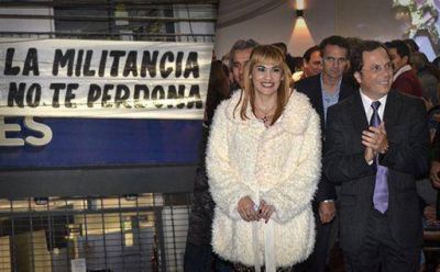 Piden la renuncia de Marcela Acu�a