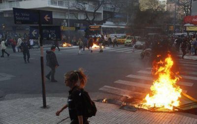 Incidentes en Unicameral: 26 detenidos y 15 polic�as heridos