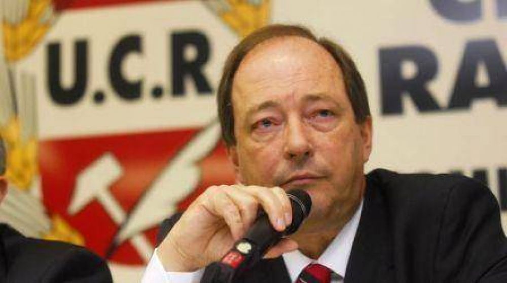 Ernesto Sanz llega este viernes a Santa Rosa
