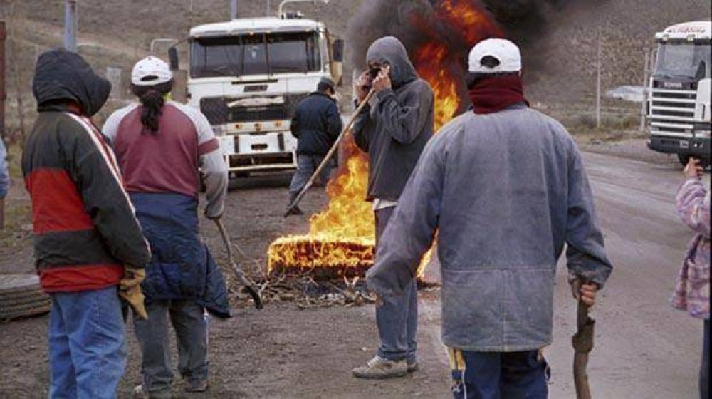 Luz y Fuerza para por 48 horas y Camioneros permanece en alerta