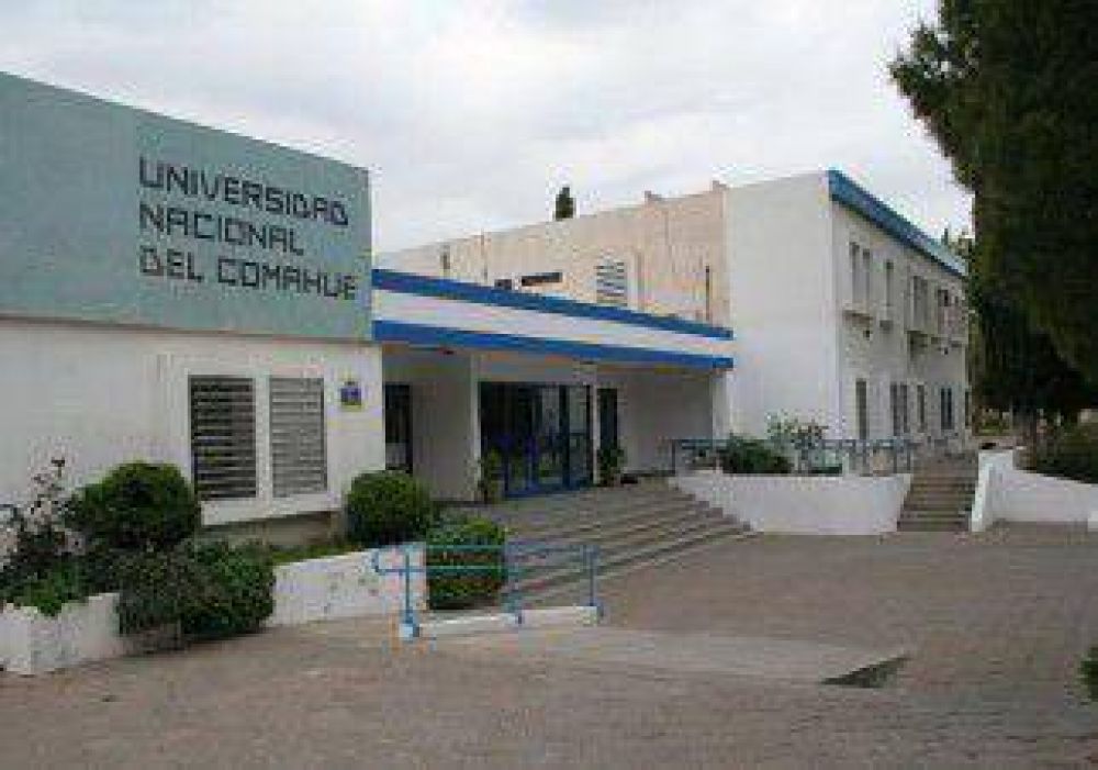 Docentes universitarios inician un paro por 48 horas 