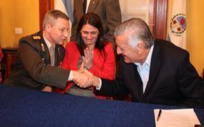 Invierten $3,6 millones para poner c�maras en patrulleros