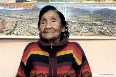 Tiene 92 a�os y votar� por primera vez desde la Argentina en las elecciones presidenciales de Bolivia