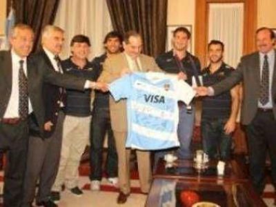 Alperovich dio su apoyo a Los Pumas en su visita a la provincia 