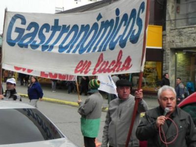 UTHGRA se declar� en estado de alerta y movilizaci�n