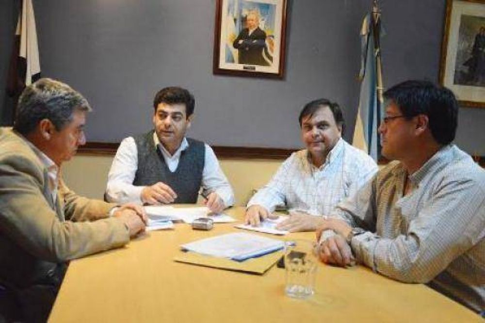 Gobierno y Municipalidad de El Calafate firman convenio de trabajo