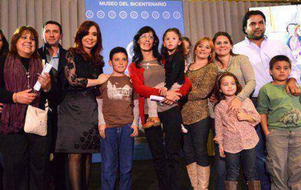 1752 familias santacruce�as podr�n acceder a su cr�dito hipotecario