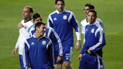 En el d�a que arrancar� el torneo, Sabella empezar� a definir el '11' del domingo