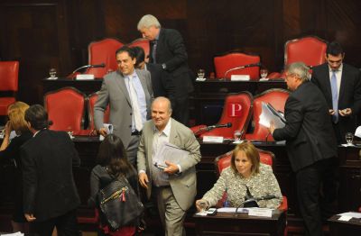 Sin Polic�a Local: Por �el fantasma de la banelco� esta vez fue el massismo quien tumb� la sesi�n