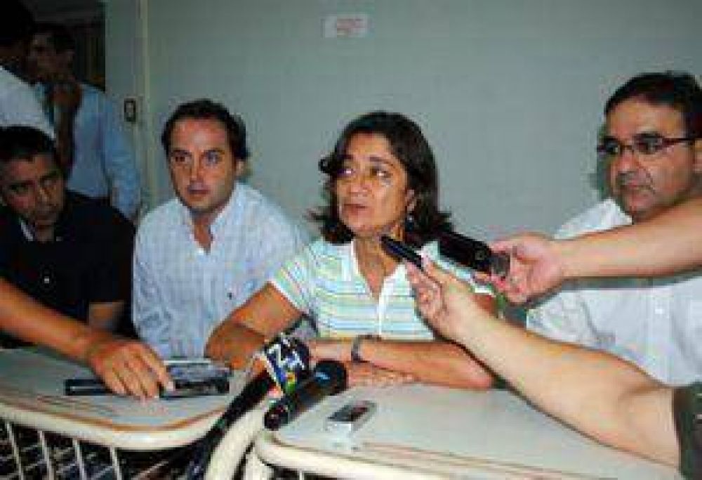 Luc�a no quiere traidores: pidi� renuncias a funcionarios