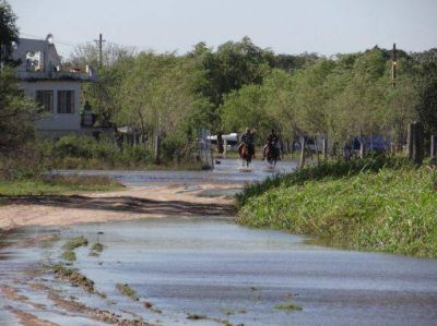 El pico de la creciente se aproxima y se acent�a el �xodo a zonas altas