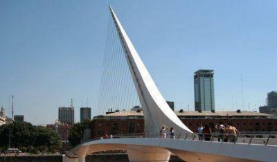 Ciudad: Restauran 30 puentes y t�neles