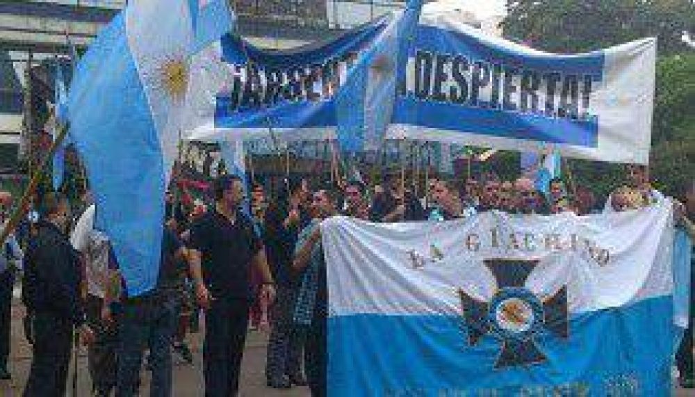 Neonazis tildaron a la DAIA de �intolerante� y bancaron a Lijo