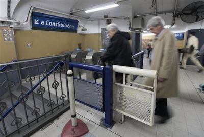El paro de subte gener� confusi�n entre los trabajadores y pasajeros