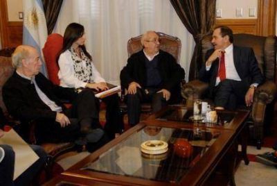 Alperovich se reuni� con representantes de la C�mara de Comercio