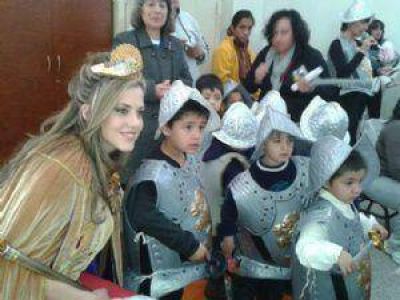 La reina asisti� a la Fundaci�n de San Juan en los jardincitos