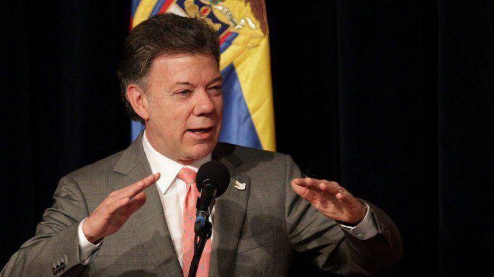 Santos calienta la campa�a y augura que le ganar� a Zuluaga por 