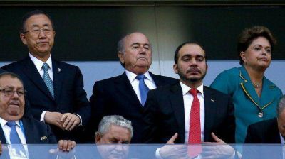 Insultos y abucheos a Rousseff en la apertura del Mundial