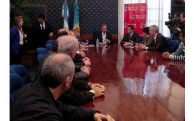 El Municipio adelanta el pago del aguinaldo y otorga un extra de 1500 pesos para los trabajadores comunales