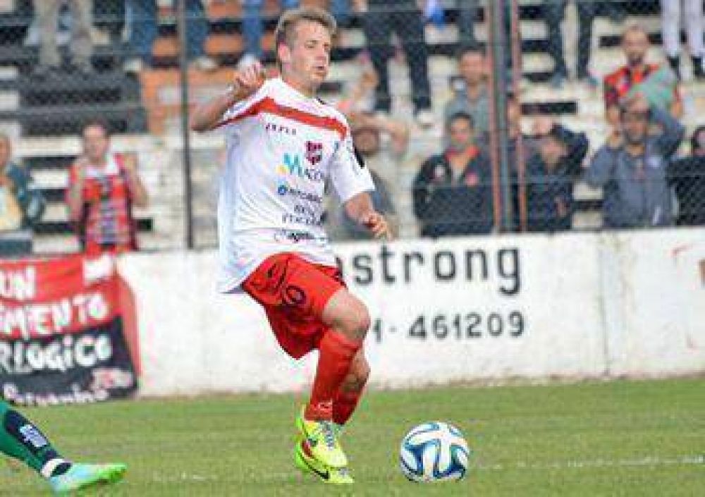 Etevenaux podr�a continuar en Douglas por la vuelta de Mancinelli a Belgrano