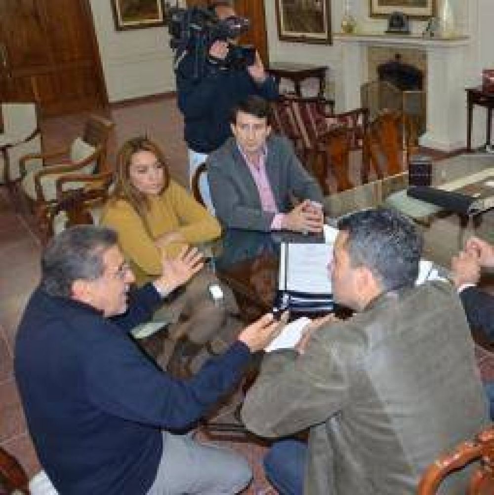 Beder le autoriz� una bater�a de obras al Palacio Municipal