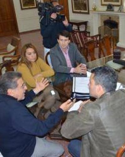 Beder le autoriz� una bater�a de obras al Palacio Municipal