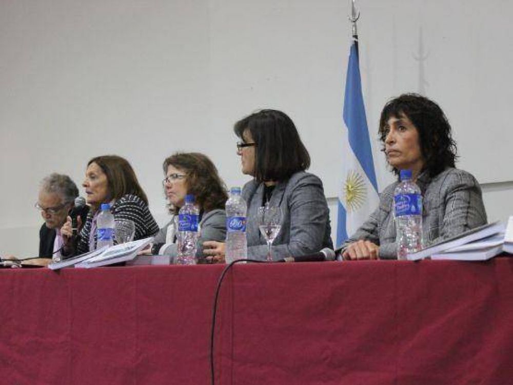 El ministerio de Desarrollo llev� a cabo la apertura de cursos de formaci�n de Cuidadores Domiciliarios
