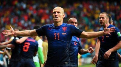 Holanda se toma revancha y aplasta a Espa�a en el primer partido del Grupo B