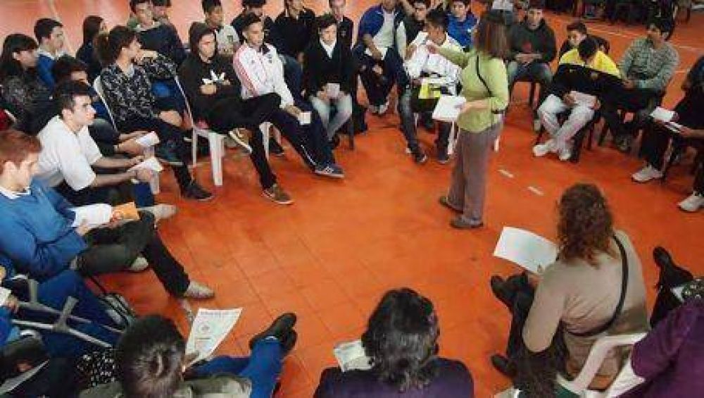 Jornada de capacitaci�n digital en una escuela de Gorina