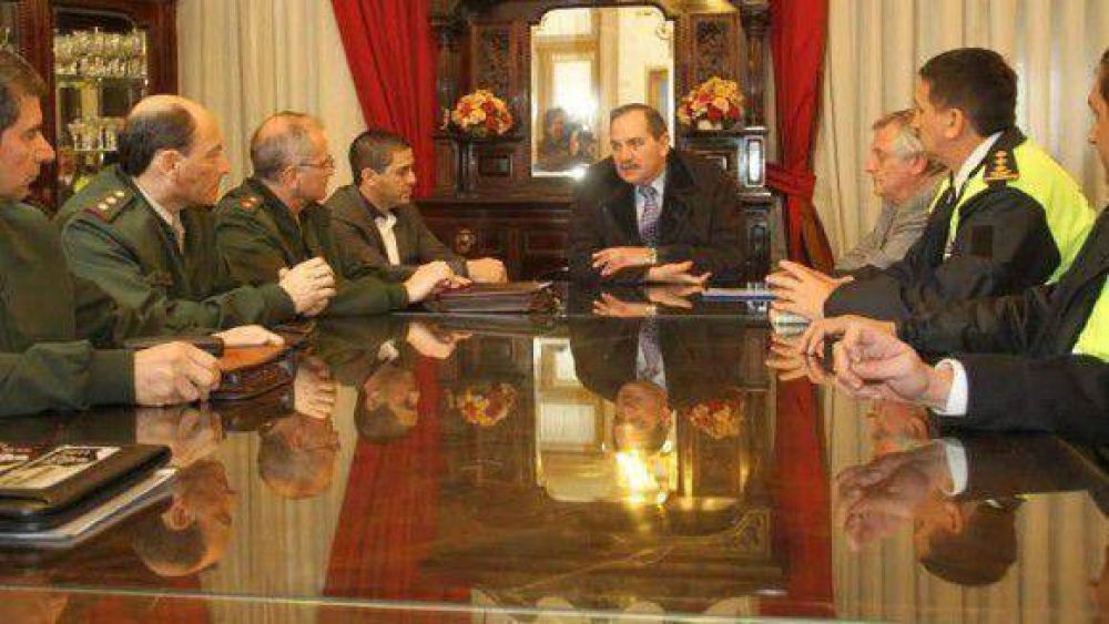 Coordinan acciones con fuerzas nacionales para implementar el Plan Integral de Seguridad
