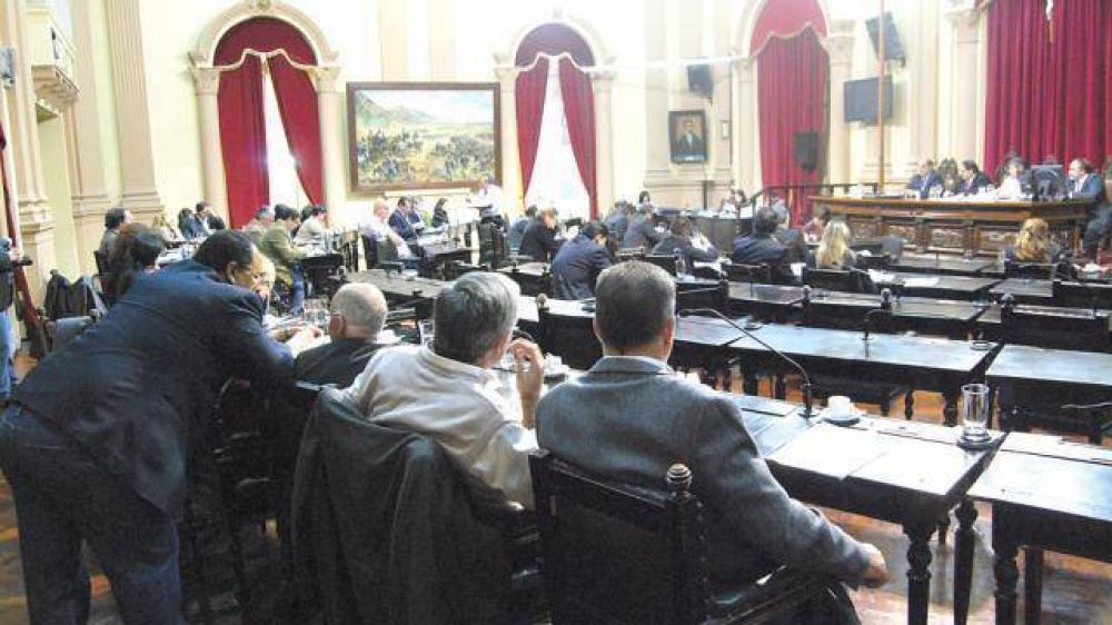 Los senadores eludieron reunirse con el Frente de Mujeres en Salta