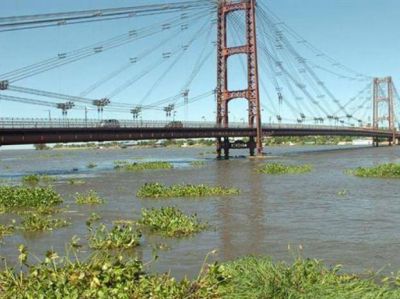 Protecci�n Civil coordin� un amplio operativo ante la crecida del r�o Paran�